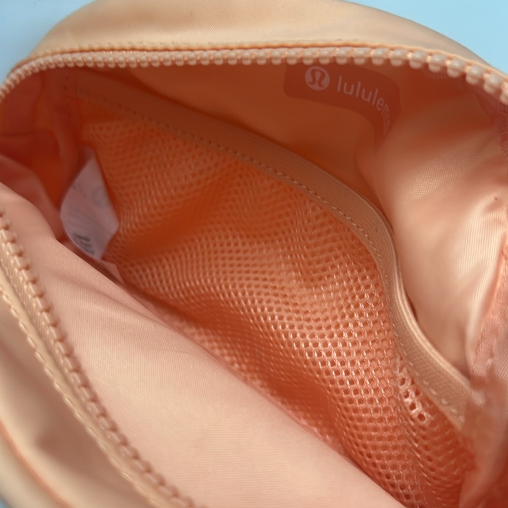 Lululemon City Essentials Pouch Mini - Picture 5 of 5